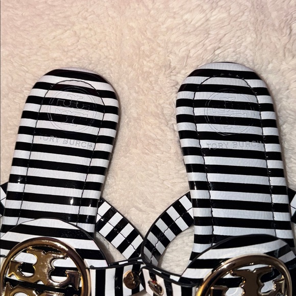 New Tory Burch Black and White Striped Slides with Gold Logo - Picture 3 of 3